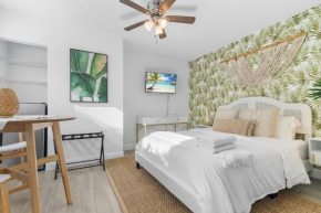 Sleek and Cozy Studio l Freshly Renovated
